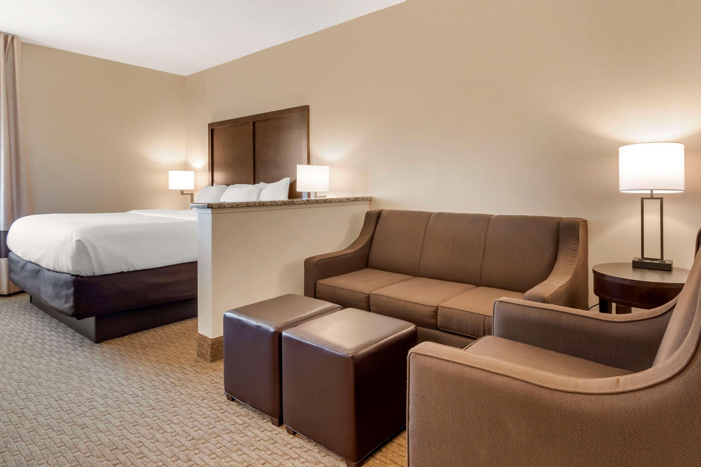 Comfort Inn & Suites Macon Bagian luar foto